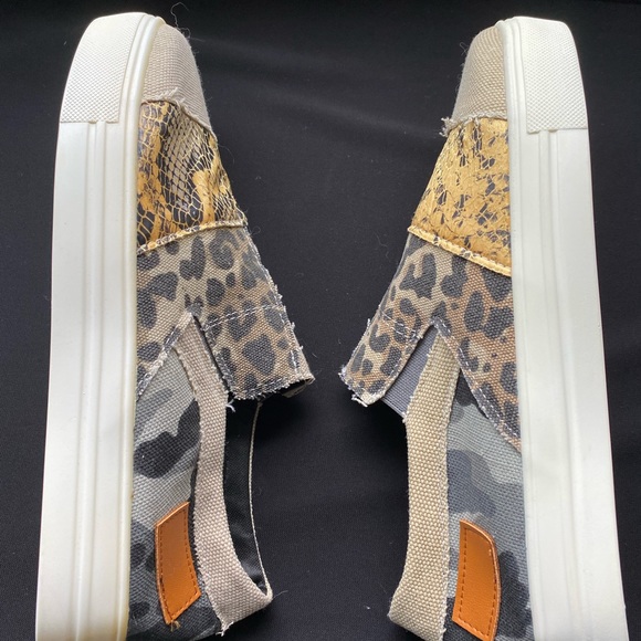 Canvas Multi-Print Shoes - Size 8 - Picture 2 of 4